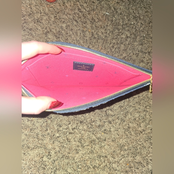 Louis Vuitton Pastel MM Midnight Multicolor Pochette (EUC)(RARE) - Picture 3 of 7